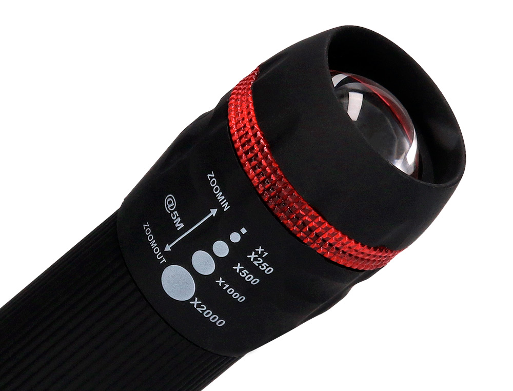 LAMPE TORCHE Q-CONNECT PLASTIQUE AVEC ZOOM 1 WATT MODE ÉCLAIRAGE ON/OFF 3 PILES AAA FOURNIES COLORIS NOIR/ROUGE