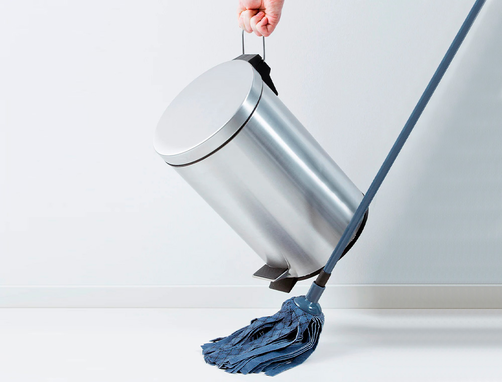 POUBELLE METALLIQUE Q-CONNECT AVEC PEDALE CHROME CAPACITE 20 LITRES DIM. 430X290MM
