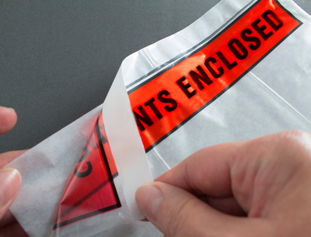 POCHETTE DOCUMENTS CI-INCLUS Q-CONNECT AUTO-ADHESIVE TRANSPARENTE 165X122MM TEXTE ANGLAIS PAQUET 100 UNITES