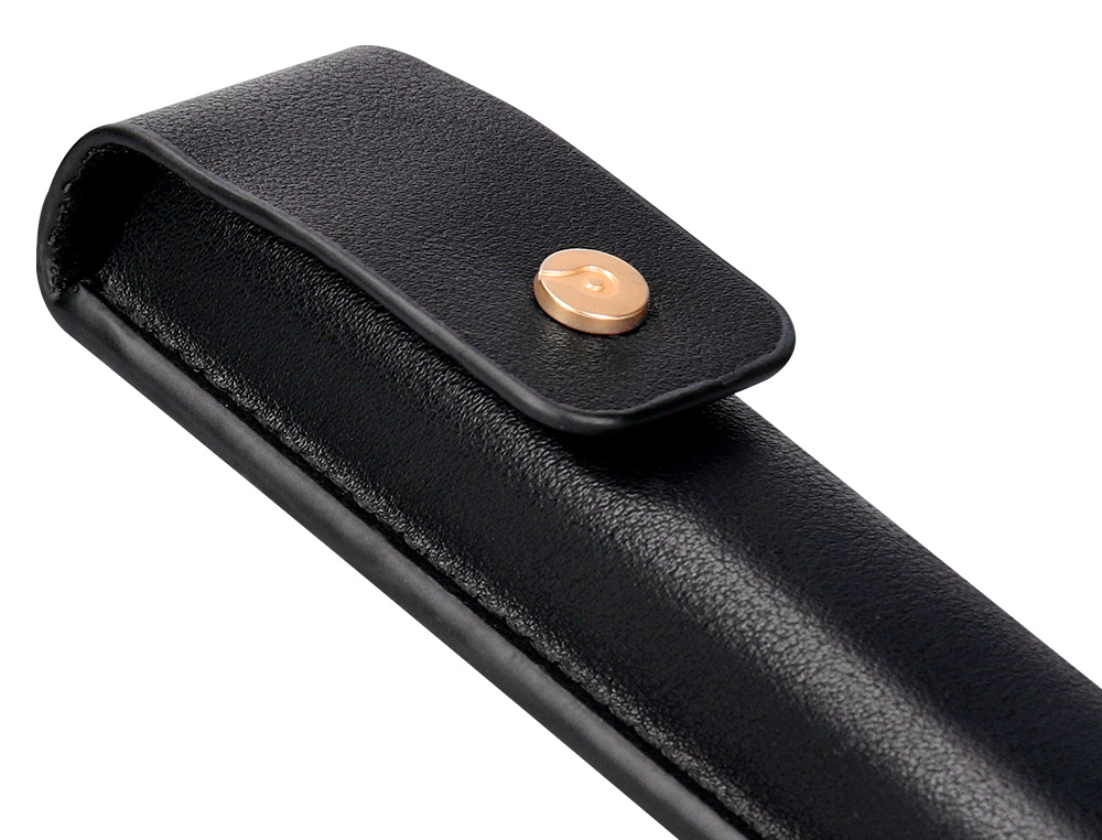 STYLO-BILLE ET ETUI EN SIMILI CUIR BELIUS PASSION ALUMINIUM BROSSE ATTRIBUTS OR ENCRE BLEUE COLORIS NOIR COFFRET CADEAU