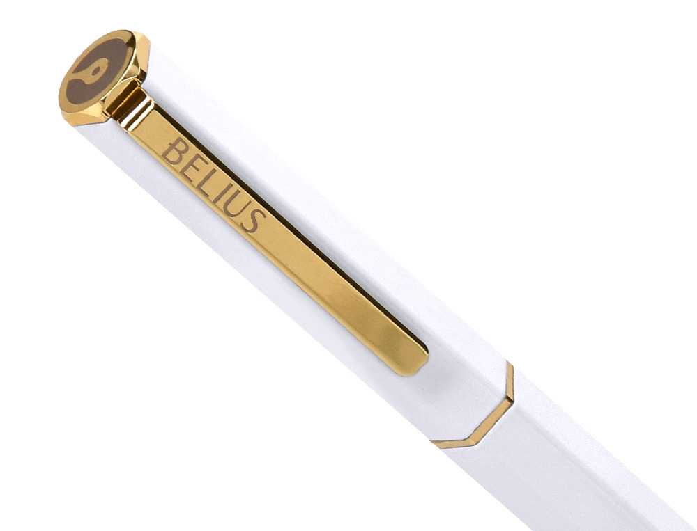 STYLO-BILLE BELIUS MACARON BLISS HEXAGONAL ALUMINIUM DETAILS ET ATTRIBUTS OR ENCRE BLEUE COLORIS BLANC COFFRET CADEAU
