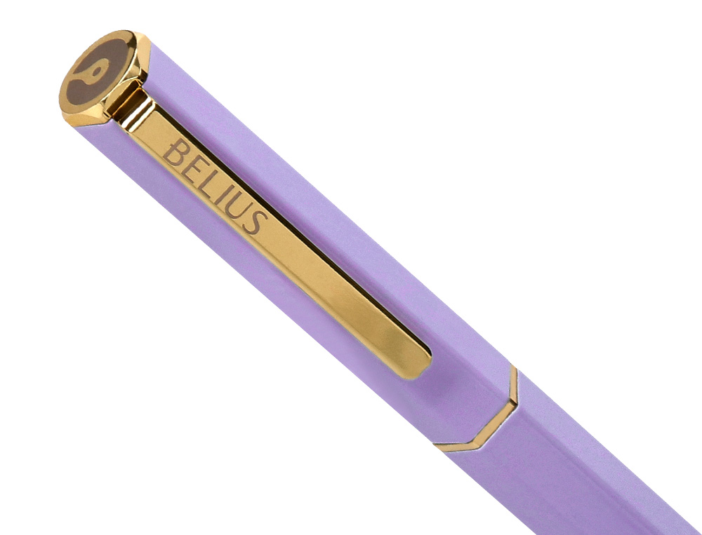 STYLO-BILLE BELIUS MACARON BLISS HEXAGONAL ALUMINIUM DETAILS ET ATTRIBUTS OR ENCRE BLEUE COLORIS MAUVE COFFRET CADEAU