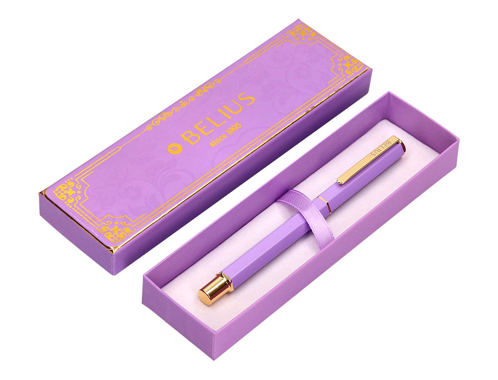 STYLO-BILLE BELIUS MACARON BLISS HEXAGONAL ALUMINIUM DETAILS ET ATTRIBUTS OR ENCRE BLEUE COLORIS MAUVE COFFRET CADEAU