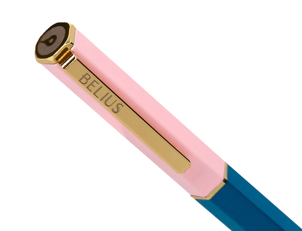 STYLO-BILLE BELIUS MACARON BLISS HEXAGONAL ALUMINIUM DETAILS ET ATTRIBUTS OR ENCRE BLEUE COL. BLEU/ROSE COFFRET CADEAU