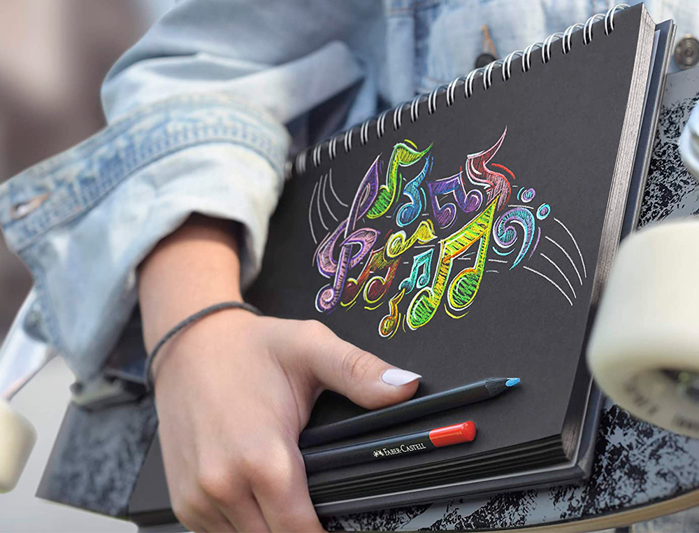 CRAYON COULEUR FABER CASTELL TRIANGULAIRE BLACK EDITION EN BOIS NOIR POCHETTE DE 12
