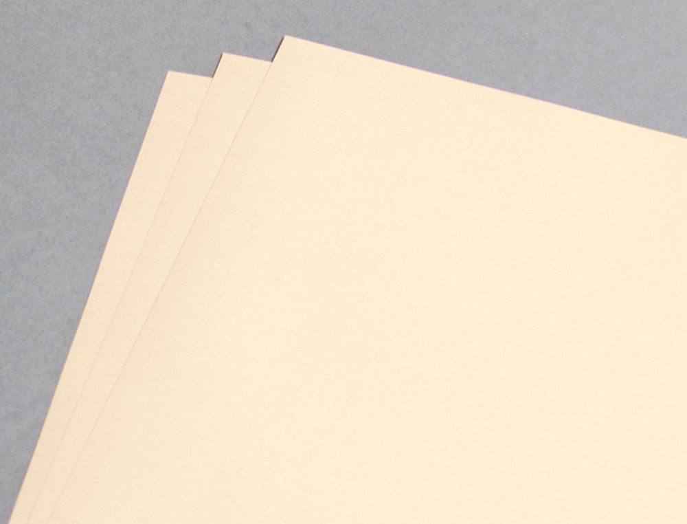 PAPIER CLAIREFONTAINE MULTIFONCTION LASER COULEUR TROPHE A4 160G /M2 PASTEL CHAMOIS PARFAITE OPACITE