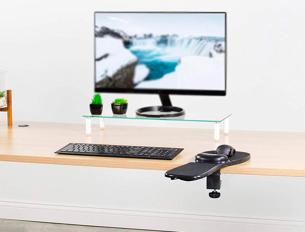 ACCOUDOIR ERGONOMIQUE Q-CONNECT AVEC TAPIS DE SOURIS SUPPORT POIGNET 220X140X480 MM COLORIS NOIR