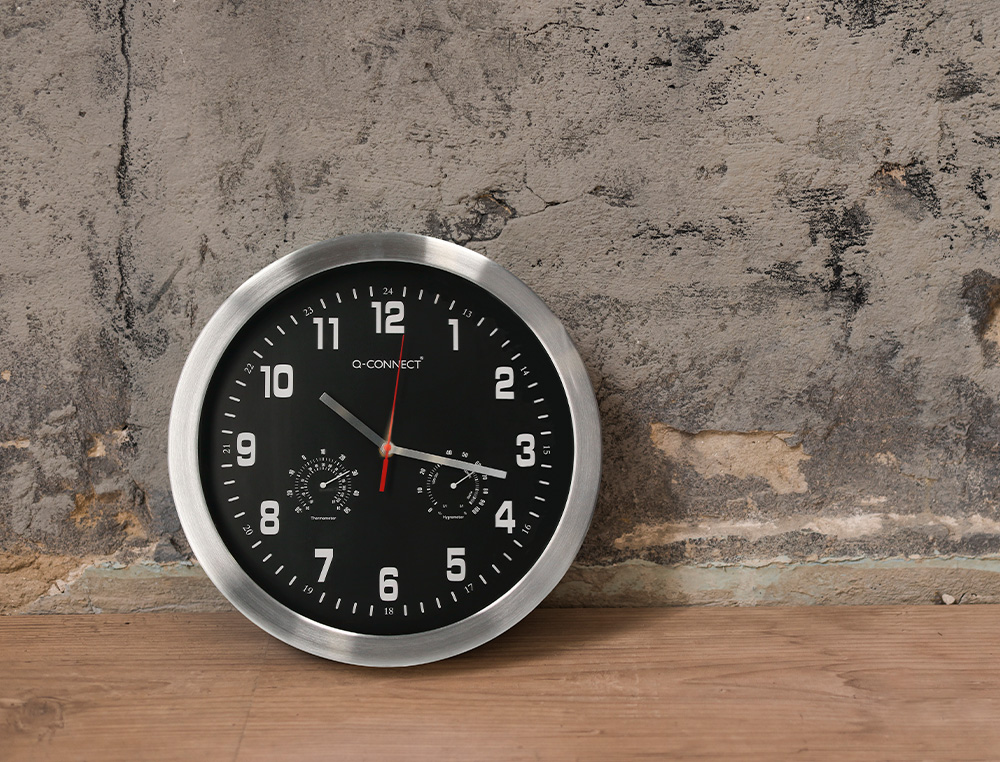 HORLOGE Q-CONNECT MURALE METALLIQUE MOUVEMENT SILENCIEUX DIAMETRE 35 CM COLORIS NOIR