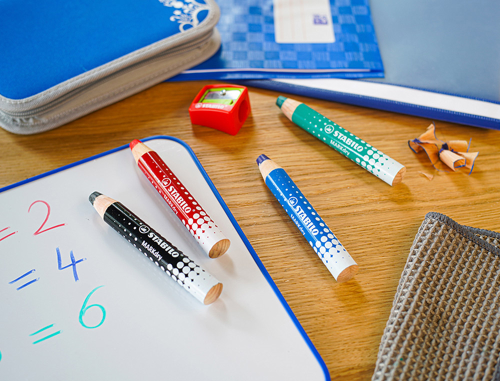 CRAYON MARQUEUR STABILO MARKDRY POUR ECRIRE SUR DE TABLEAU BLANC COLORIS BLEU