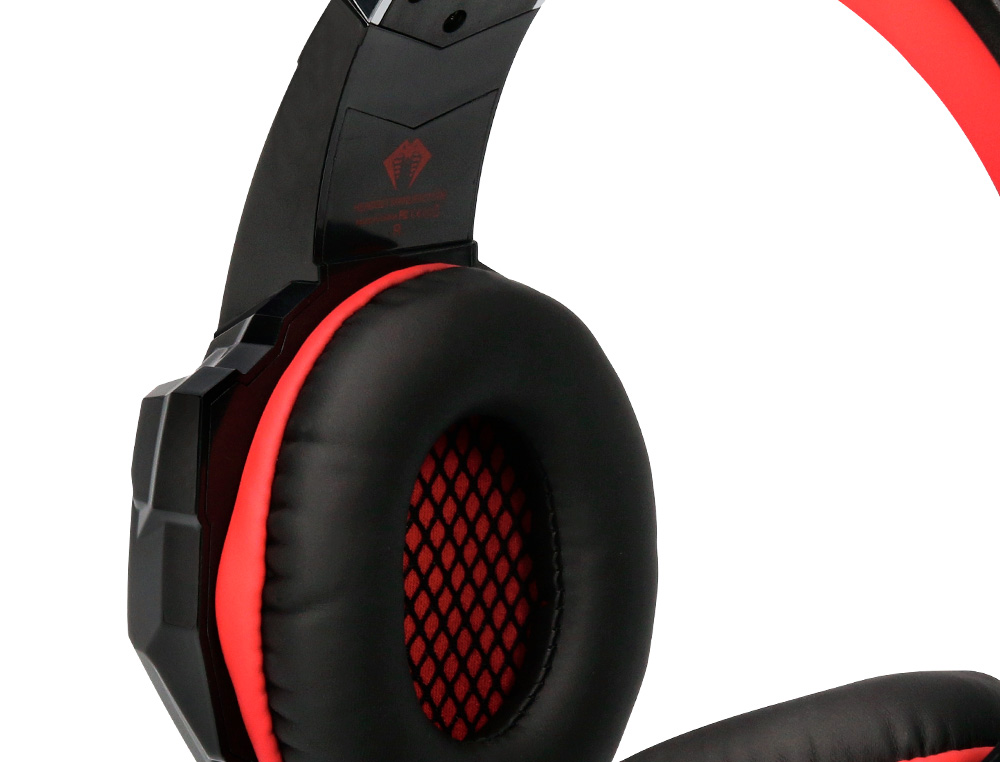 CASQUE Q-CONNECT GAMING FILAIRE AVEC MICROPHONE AJUSTABLE ET LUMIERE LED COLORIS NOIR