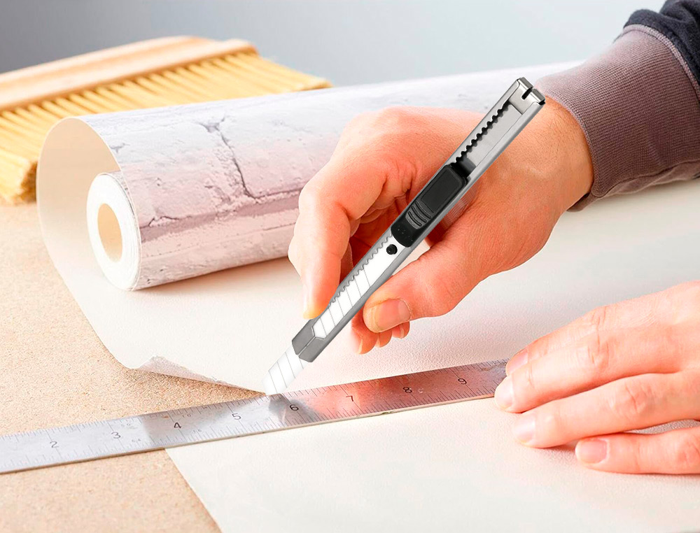 CUTTER XD-C18 Q-CONNECT METALLIQUE LAME 9MM EN CERAMIQUE RETRACTABLE INTERCHANGEABLE AVEC FREIN DE SECURITE