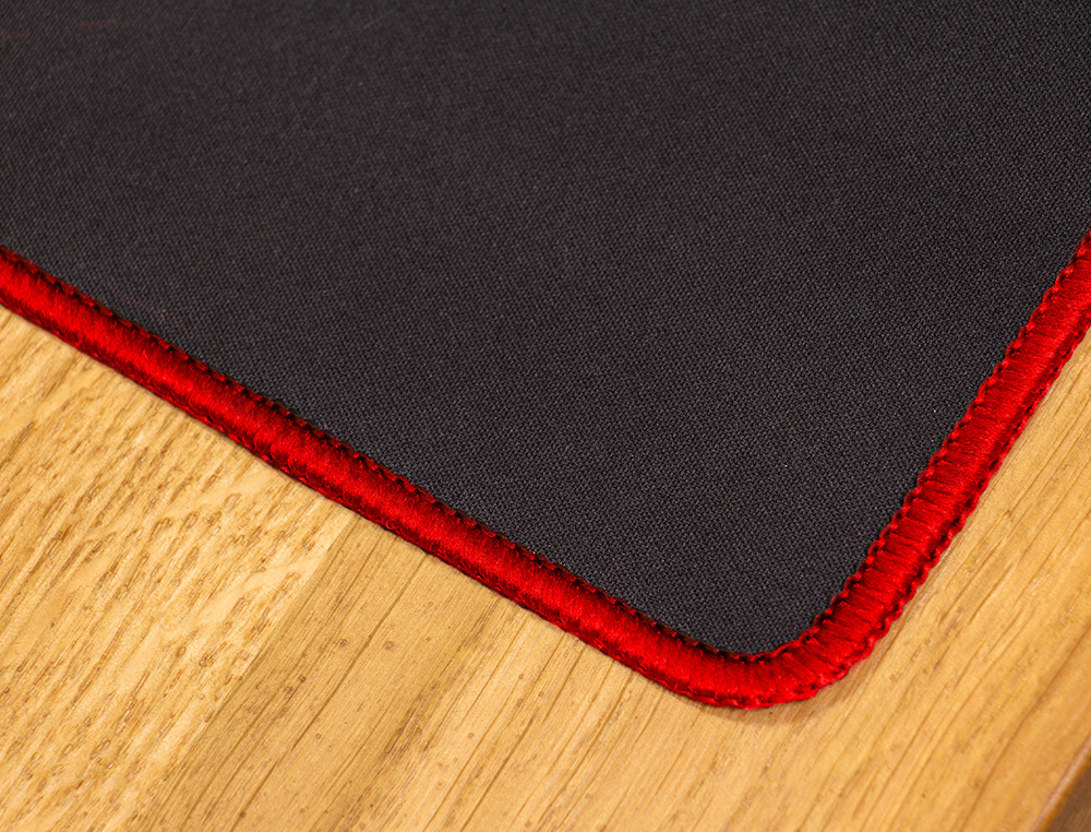 TAPIS SOURIS Q-CONNECT XXL 900X400MM COLORIS NOIR AVEC   BORD ROUGE