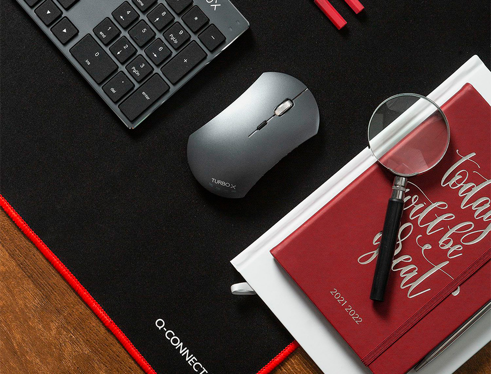 TAPIS SOURIS Q-CONNECT XXL 900X400MM COLORIS NOIR AVEC   BORD ROUGE