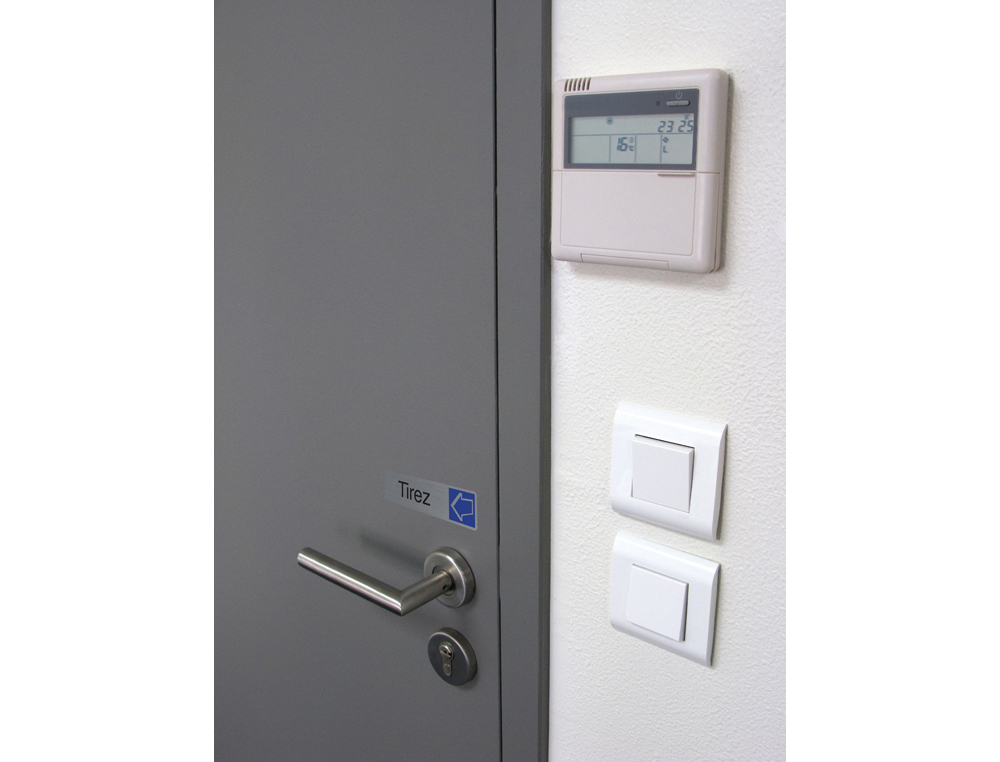 PLAQUE ADHESIVE EXACOMPTA TIREZ IMITATION ALUMINIUM     16,5X4,4CM