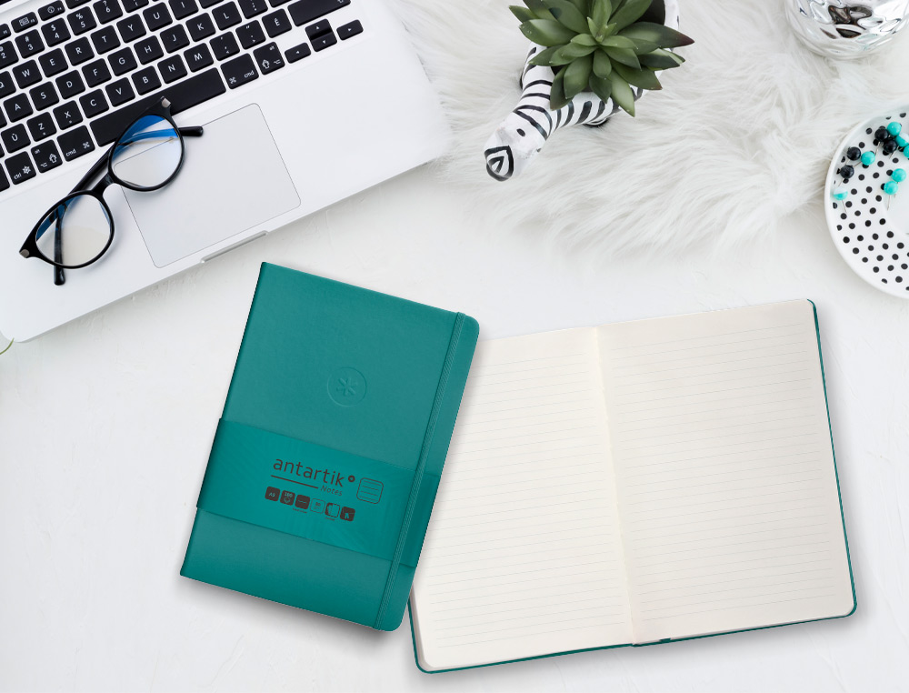CARNET A5 ANTARTIK NOTES LIGNECOUVERTURE RIGIDE FERMETURE ELASTIQUE 100 PAGES 80GR COLORIS VERT PAON