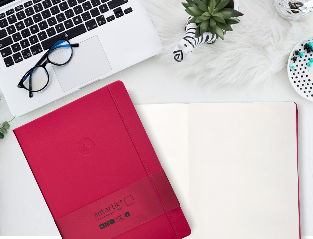 CARNET FERMETURE ELASTIQUE ANTARTIK NOTES COUVERTURE RIGIDE A4 PAPIER UNI IVOIRE 100 FEUILLES 80GR FSC FRAMBOISE