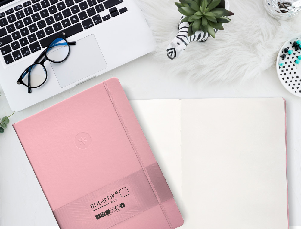 CARNET A4 ANTARTIK NOTES PAPIER UNI IVOIRE COUVERTURE RIGIDE FERMETURE ELASTIQUE 100PAGES 80GR COLORIS ROSE PASTEL
