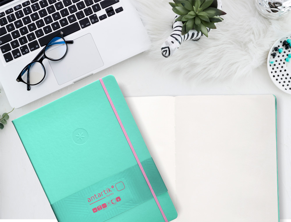 CARNET A4 ANTARTIK NOTES PAPIER UNI IVOIRE COUVERTURE RIGIDE FERMETURE ELASTIQUE ROSE 100 PAGES 80GR COLORIS TURQUOISE