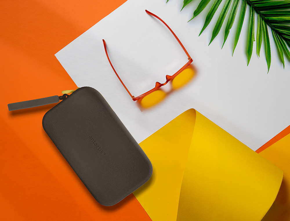 FOURRE-TOUT ANTARTIK PLAT EN SILICONE MODELE TROPICAL DIVE 190X120X25MM COLORIS NOIR