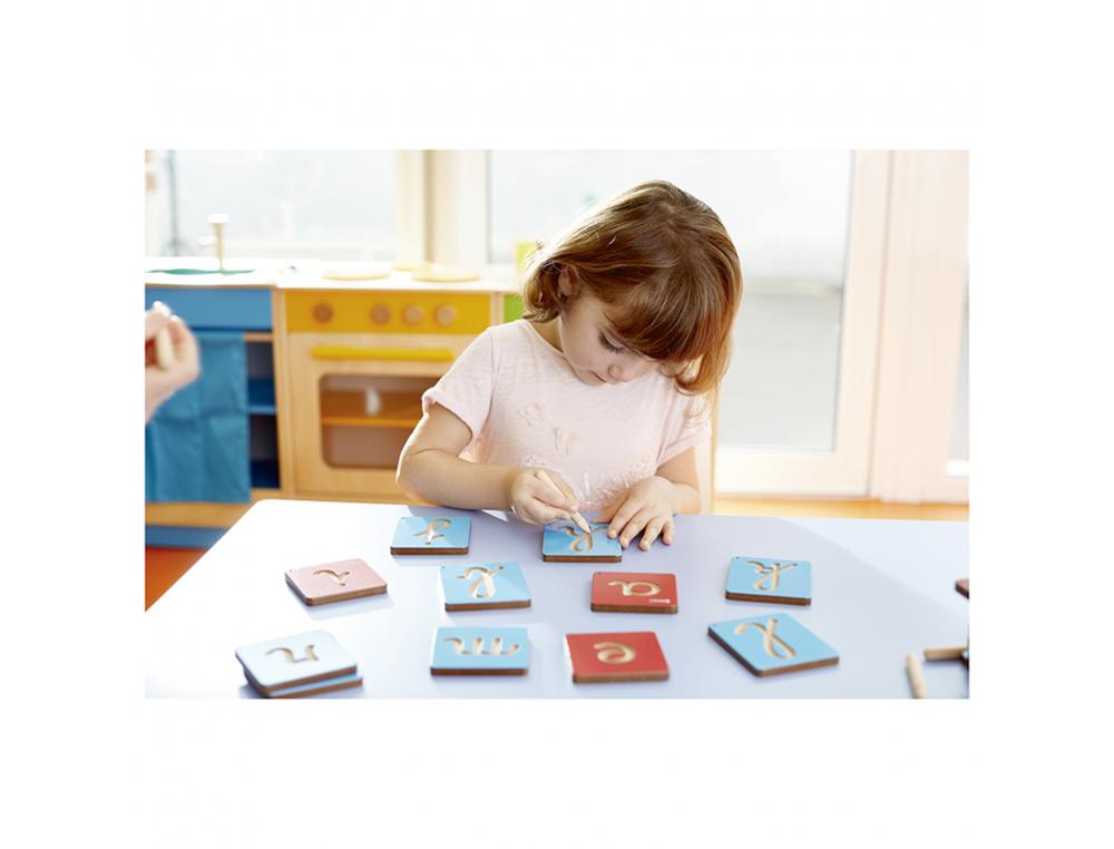 PISTE GRAPHIQUE LETTRES ET CHIFFRES NATHAN LETTRES CURSIVES