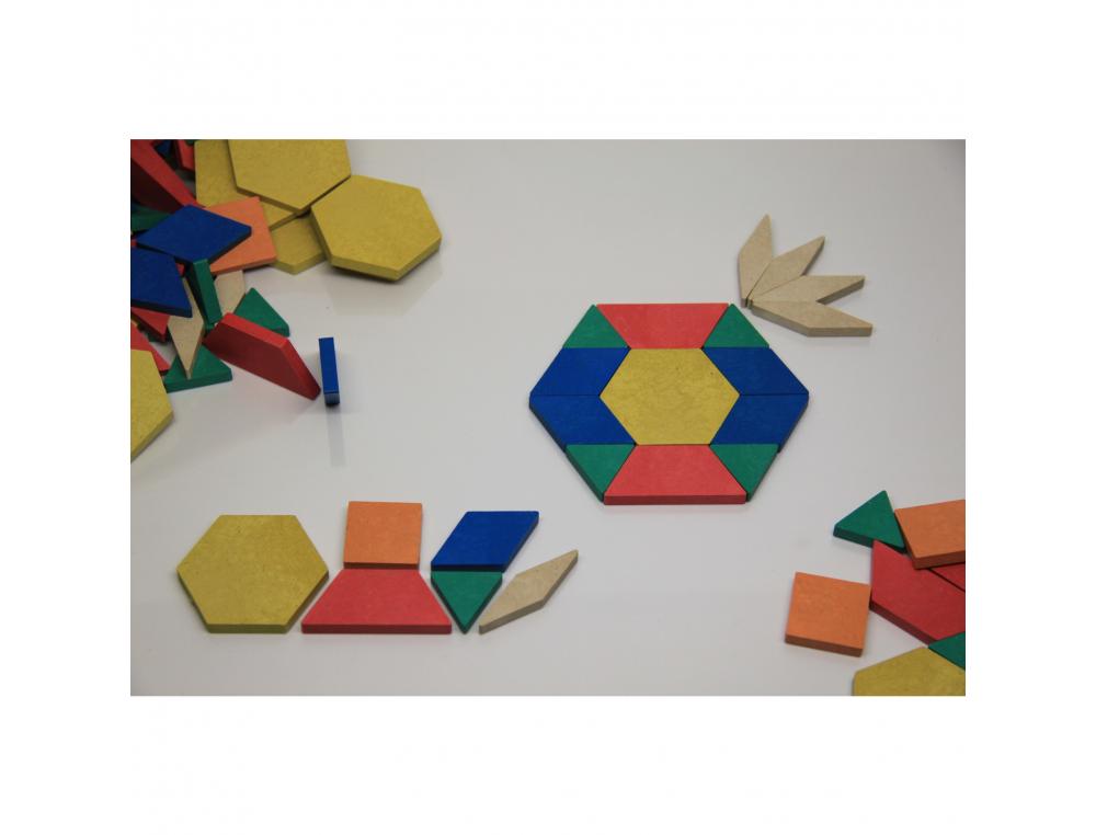 LOT DE GEOMOSAIC BLOCS WISSNER PIECES GEOMETRIQUES 6 FORMES ET 6 COULEURS 250      PIECES 6 COLORIS ASSORTIS