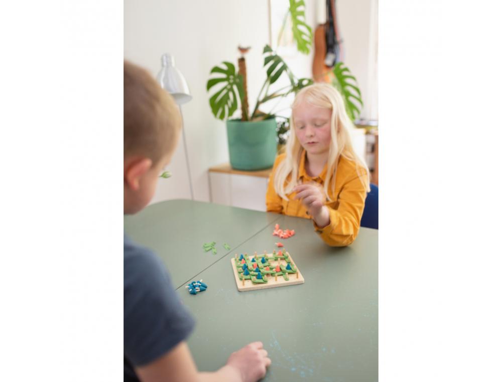 LOGIQUE REFLEXION SMART BS TOYS PLANTE UN ARBRE 1 SOCLE EN BOIS 50 MORCEAUX DE BORDURE ET 34 ARBRES