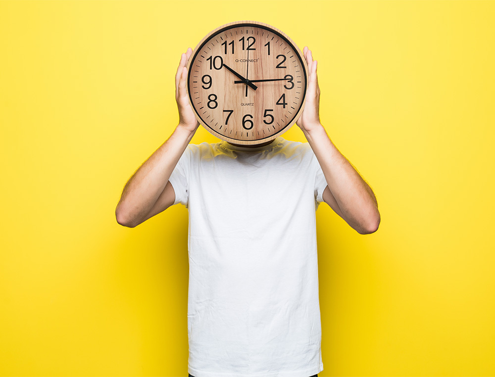 HORLOGE Q-CONNECT MURALE PLASTIQUE RONDE DIAMETRE      25,7CM MECANISME SILENCIEUX   COLORIS BOIS NATUREL