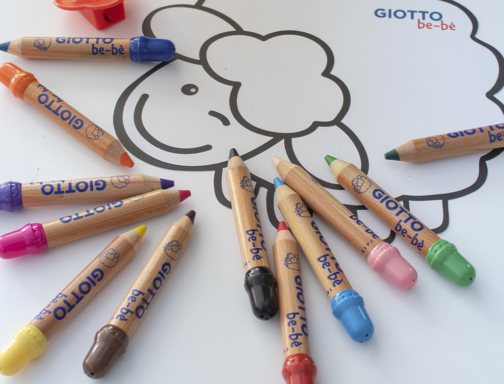 CRAYON COULEUR GIOTTO BE-BÈ MAXI TESTÉ DERMATOLOGIQUEMENT ÉTUI 12 UNITÉS + 1 TAILLE-CRAYON