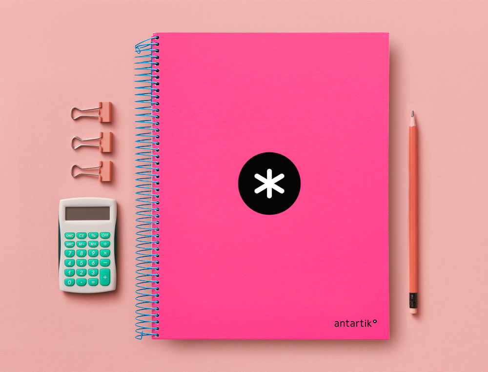 CAHIER SPIRALE LIDERPAPEL ANTARTIK A4 240P 100G COUVERTURE REMBORDÉE QUADRILLAGE 5MM 4 TROUS COIL-LOCK COLORIS ROSE FLUO
