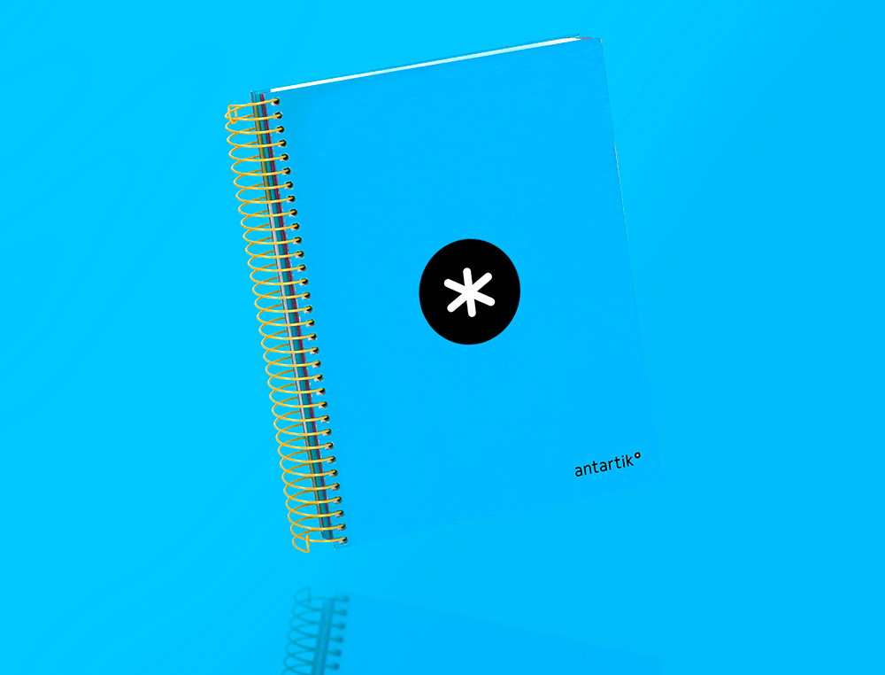 CAHIER SPIRALE ANTARTIK A5 240P 90G COUVERTURE REMBORDEE QUADRILLAGE 5MM 6 TROUS COIL-LOCK COLORIS BLEU