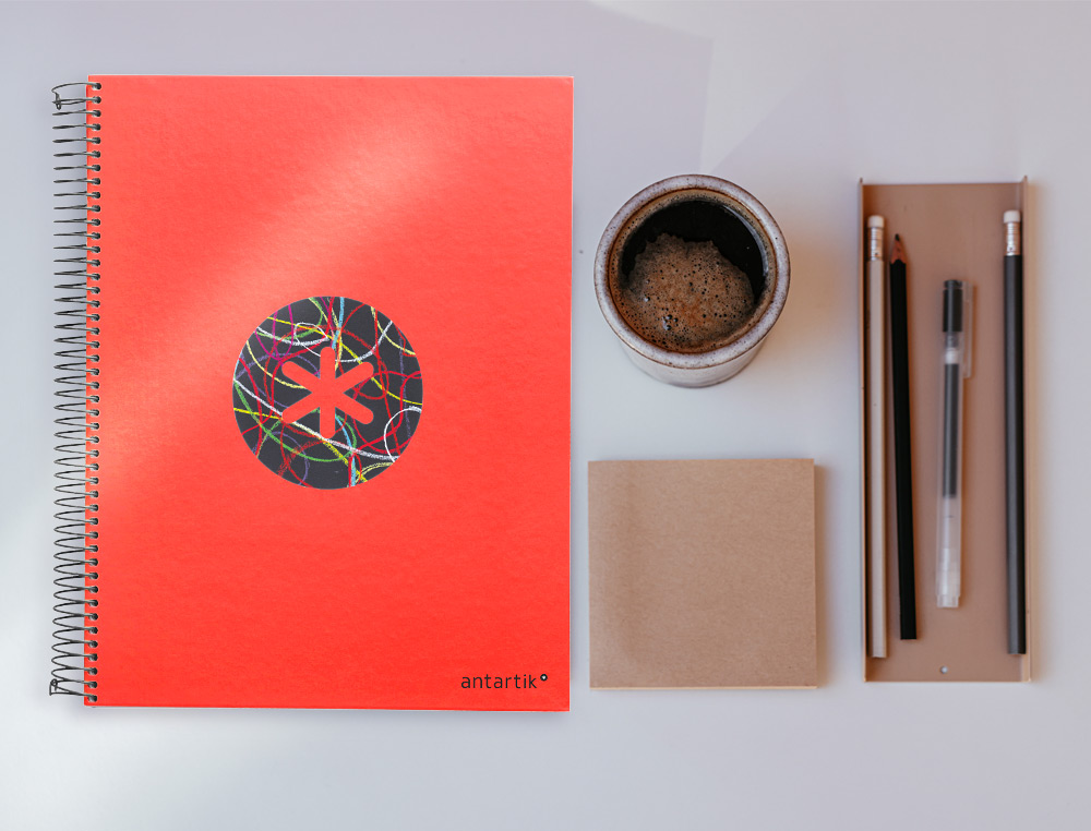 CAHIER SPIRALE ANTARTIK A4 120F 100G REMBORDE 5X5MM      MICRO-PERF 5 BANDES 4 TROUS   TRENDING 2020 ROUGE