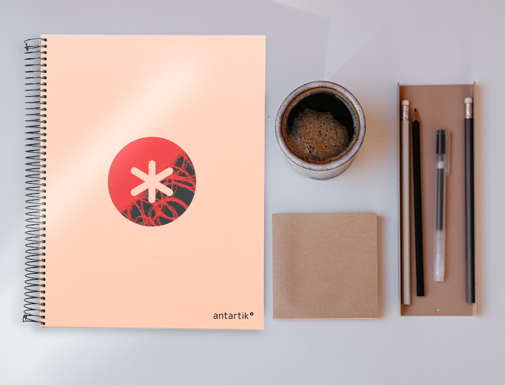 CAHIER SPIRALE ANTARTIK A4 120F 100G REMBORDE 5X5MM      MICRO-PERF 5 BANDES 4 TROUS   TRENDING 2020 CORAIL