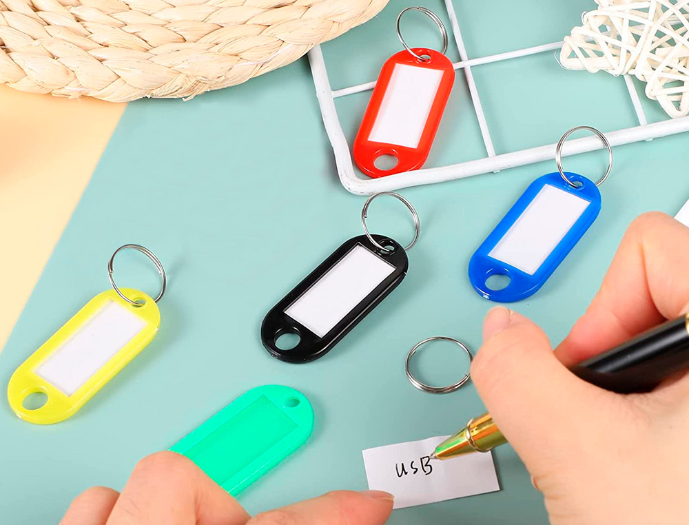 PORTE-CLÉS Q-CONNECT PORTE-ÉTIQUETTE PLASTIQUE 50X22MM COLORIS ASSORTIS PRÉSENTOIR 240 UNITÉS