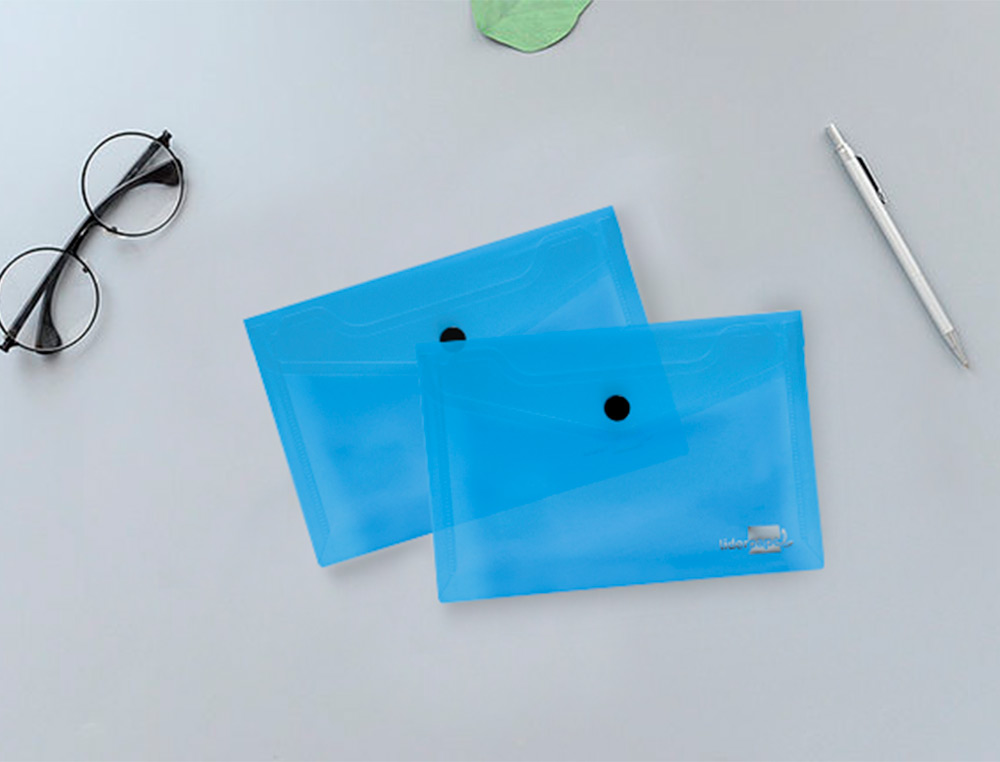 POCHETTE ENVELOPPE LIDERPAPEL POLYPROPYLÈNE 180 MICRONS A7 105X74MM 50F FERMETURE BOUTON RÉSISTANT TRANSPARENT BLEU