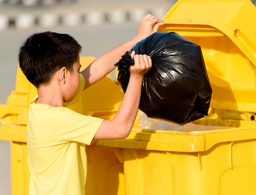 POUBELLE Q-CONNECT CONTENEUR PLASTIQUE COUVERCLE 100L 470X750X370MM PLASTIQUE EMBALLAGES COLORIS JAUNE